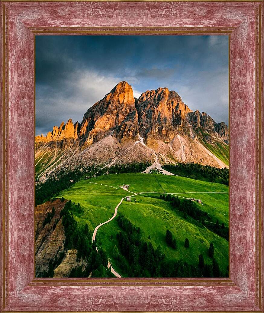 Картина в раме - Хижины возле гор