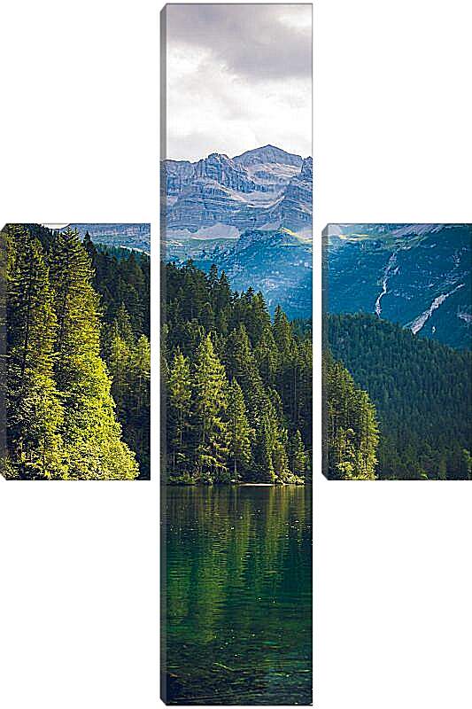 Модульная картина - Лес возле водоёма и горы