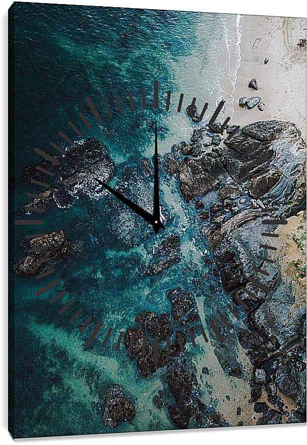 Часы картина - Скалистый берег на море