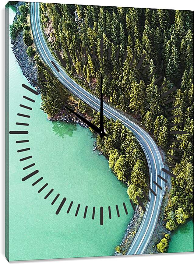 Часы картина - Изогнутая дорога вдоль водоёма