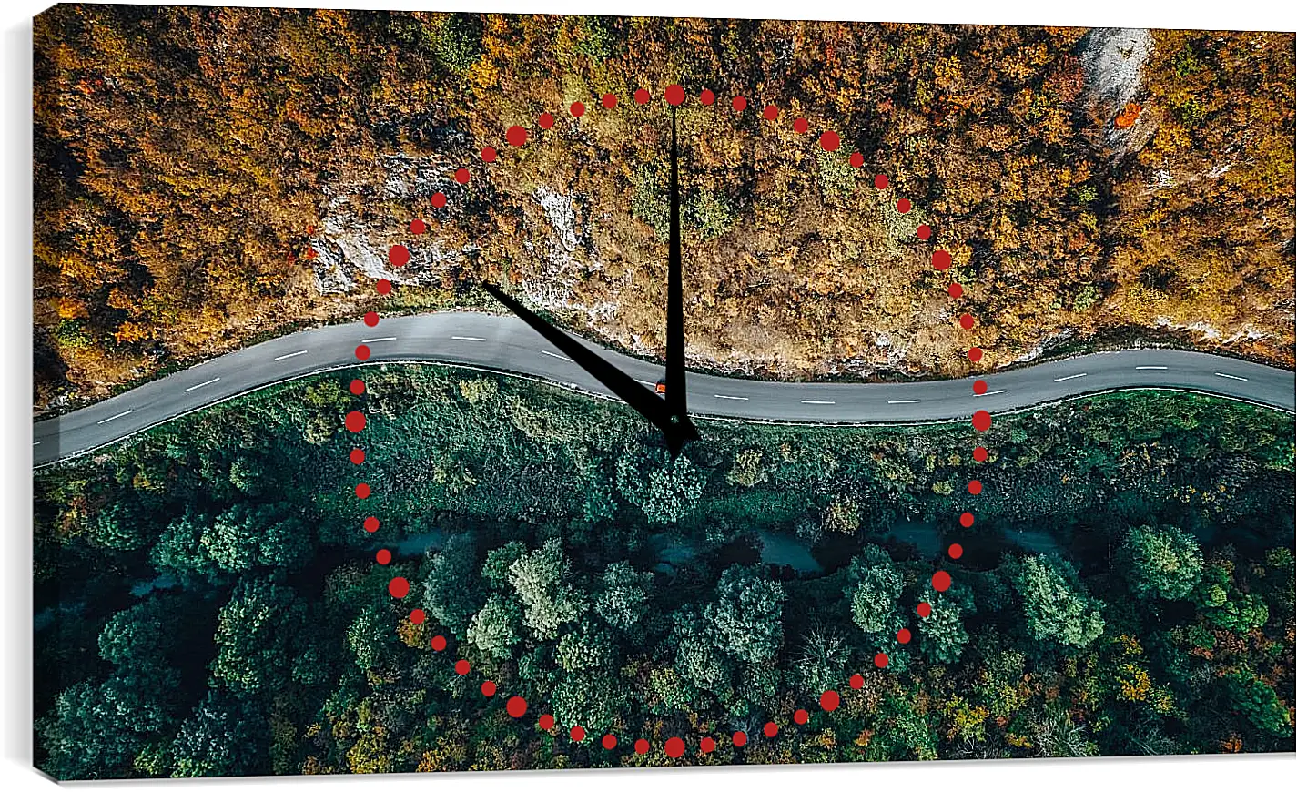 Часы картина - Дорога разделяющая лес