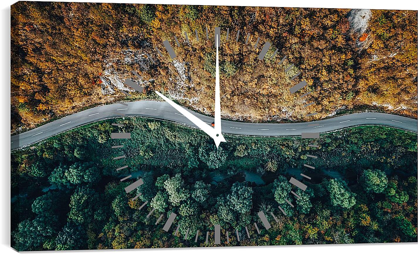 Часы картина - Дорога разделяющая лес