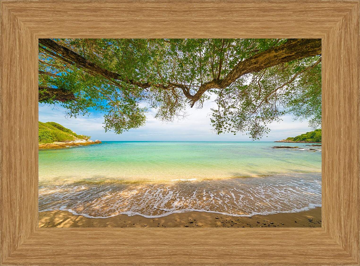 Картина в раме - Вид с пляжа на море