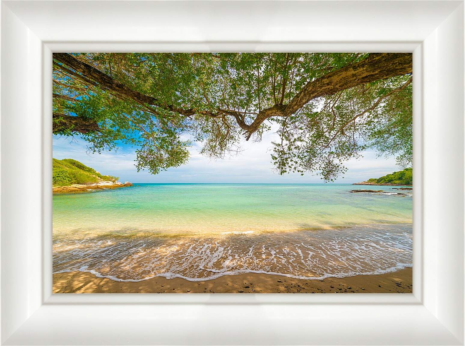 Картина в раме - Вид с пляжа на море