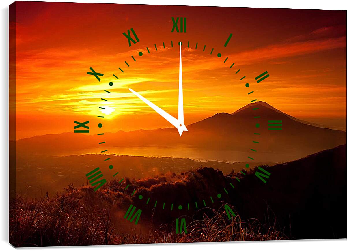 Часы картина - Закат над горами в тумане