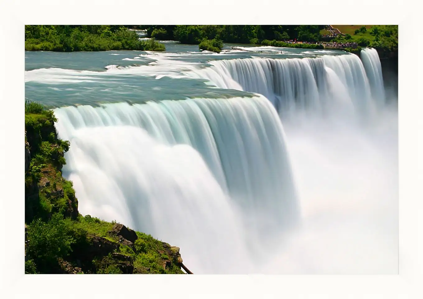 Картина в раме - Водопад