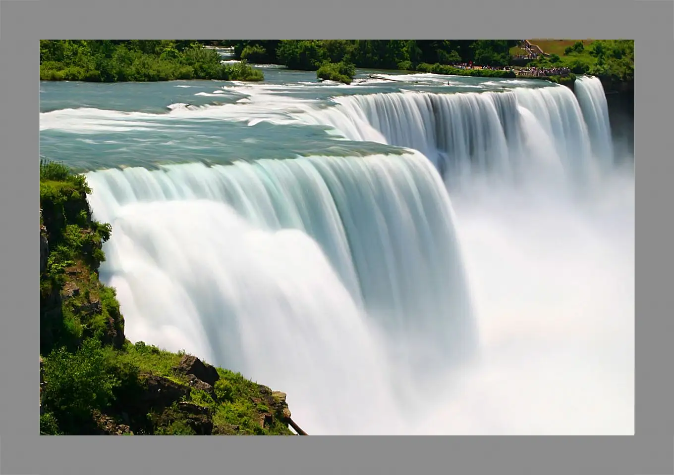 Картина в раме - Водопад