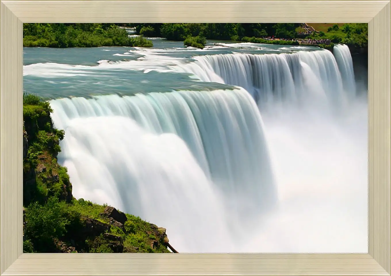 Картина в раме - Водопад