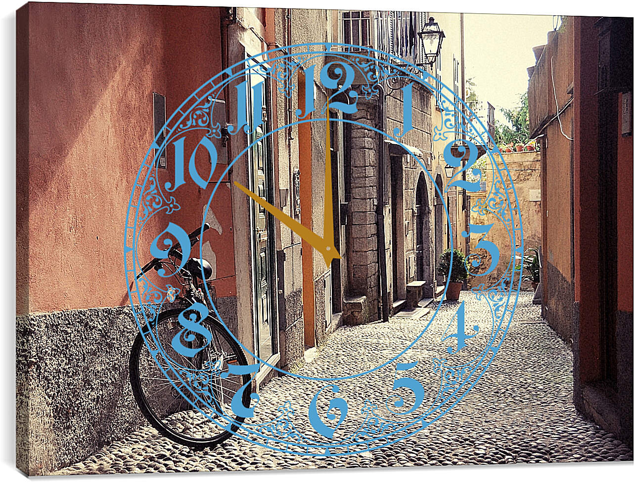 Часы картина - велосипед на улочке города Белладжио