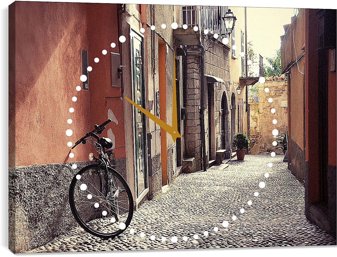 Часы картина - велосипед на улочке города Белладжио