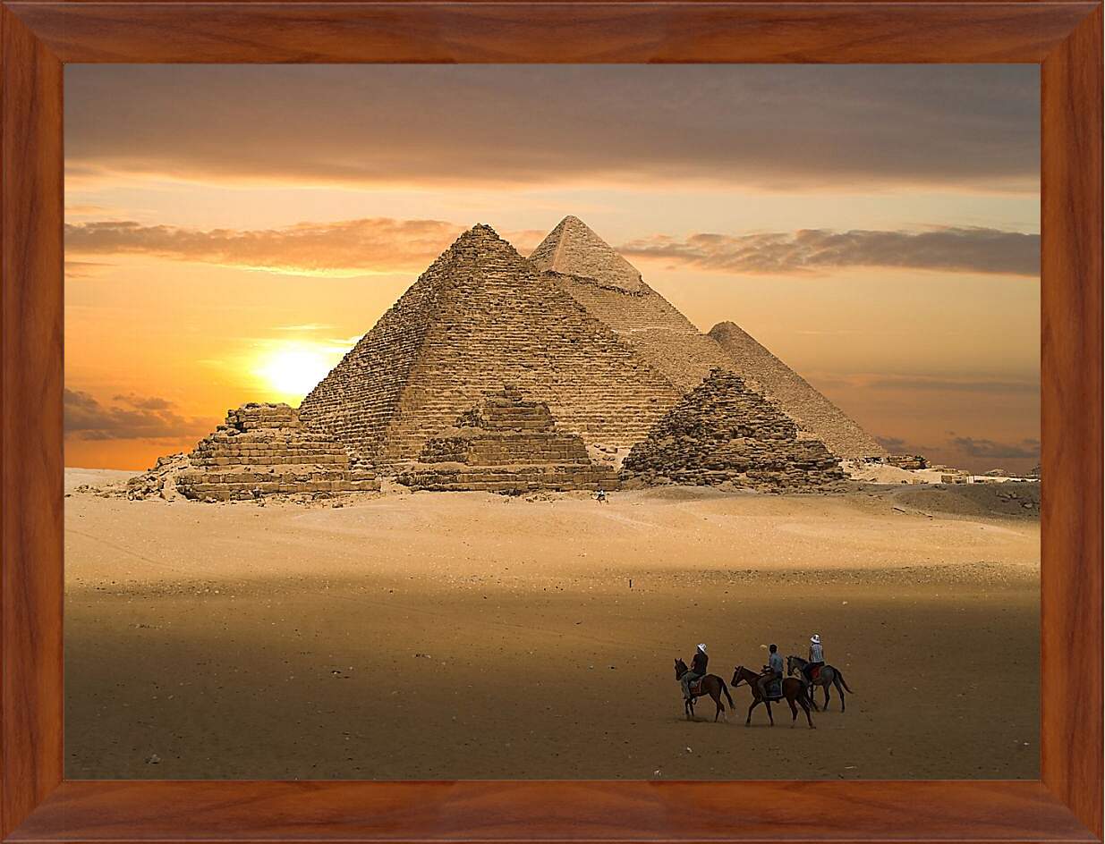 Картина в раме - Пирамиды на закате