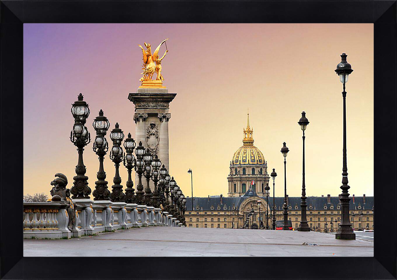 Картина в раме - Восход солнца на мосту в Париже