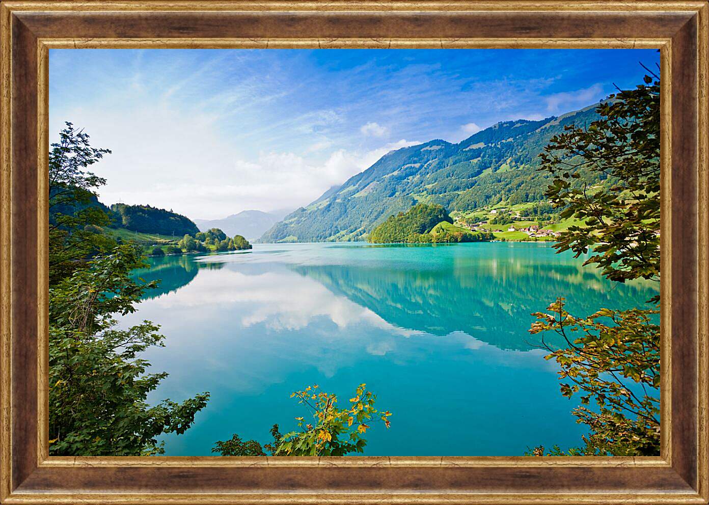 Картина в раме - Горное озеро