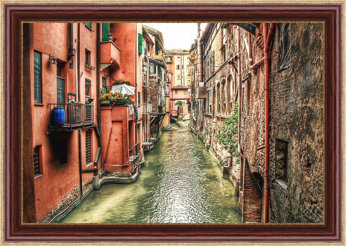 Картина в раме - Маленький канал. Италия.