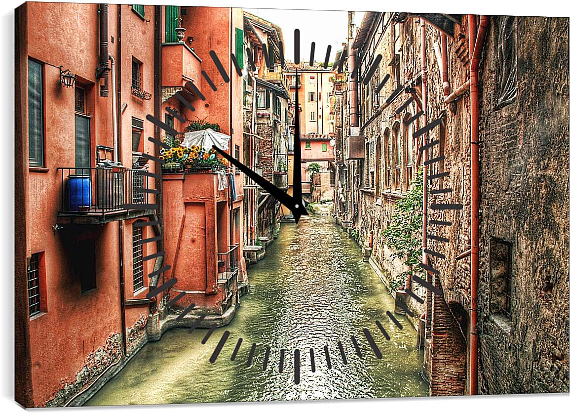 Часы картина - Маленький канал. Италия.