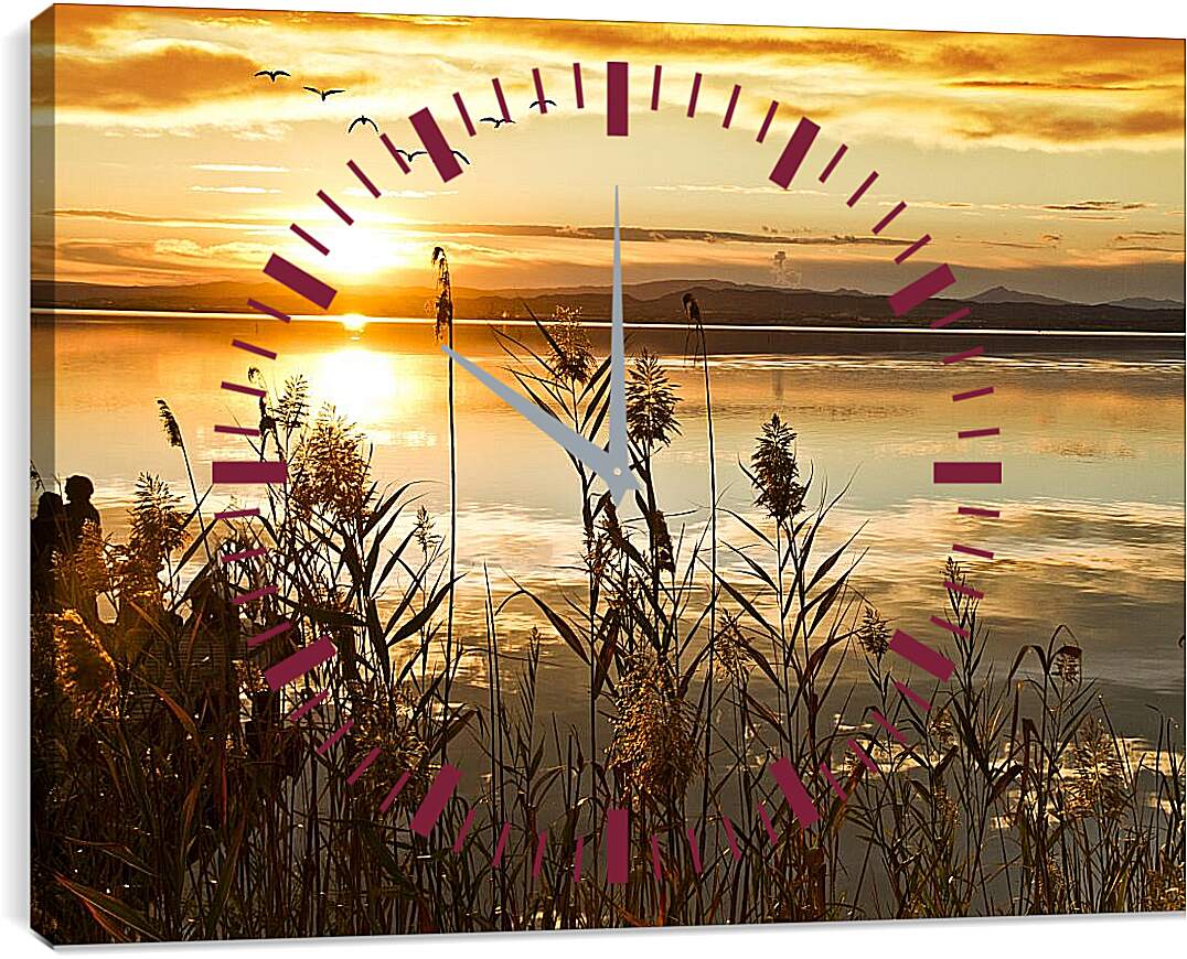 Часы картина - Спокойная вечерняя речка на закате
