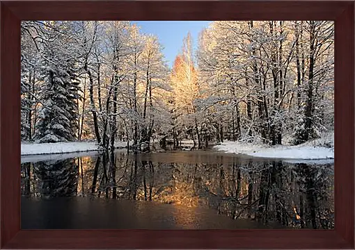 Картина в раме - Немного снега в лесу