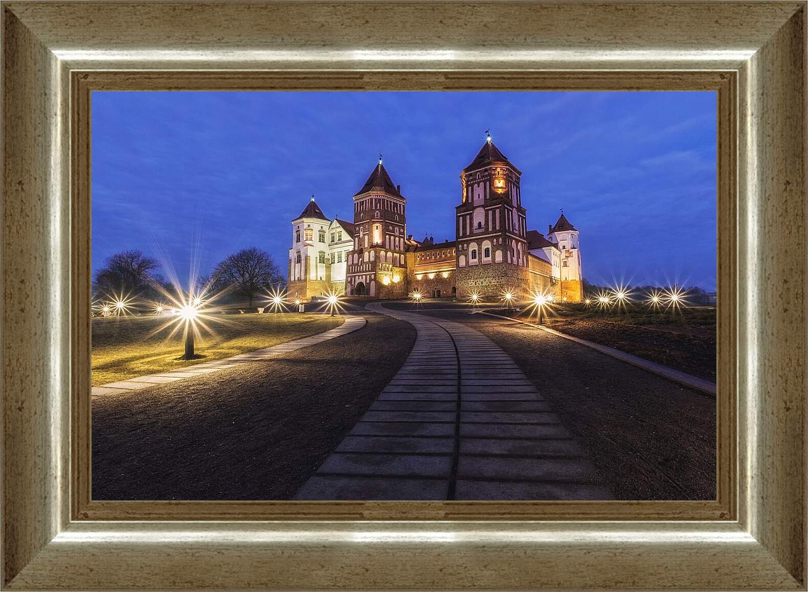 Картина в раме - Мирский замок 4. Республика Беларусь