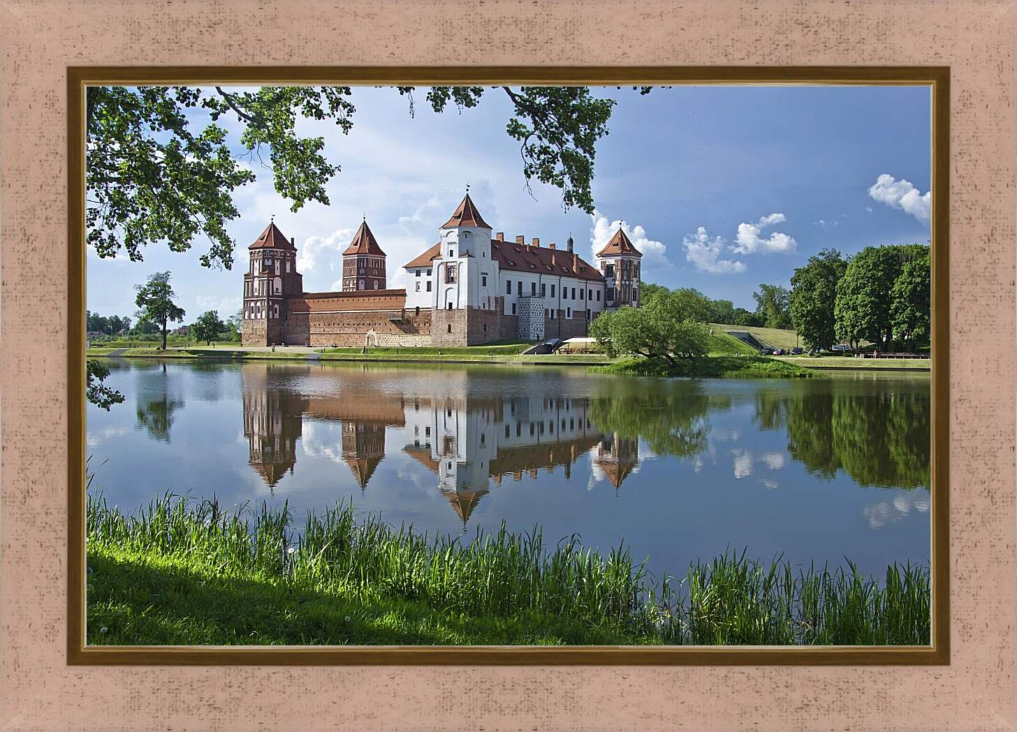 Картина в раме - Мирский замок 3. Республика Беларусь