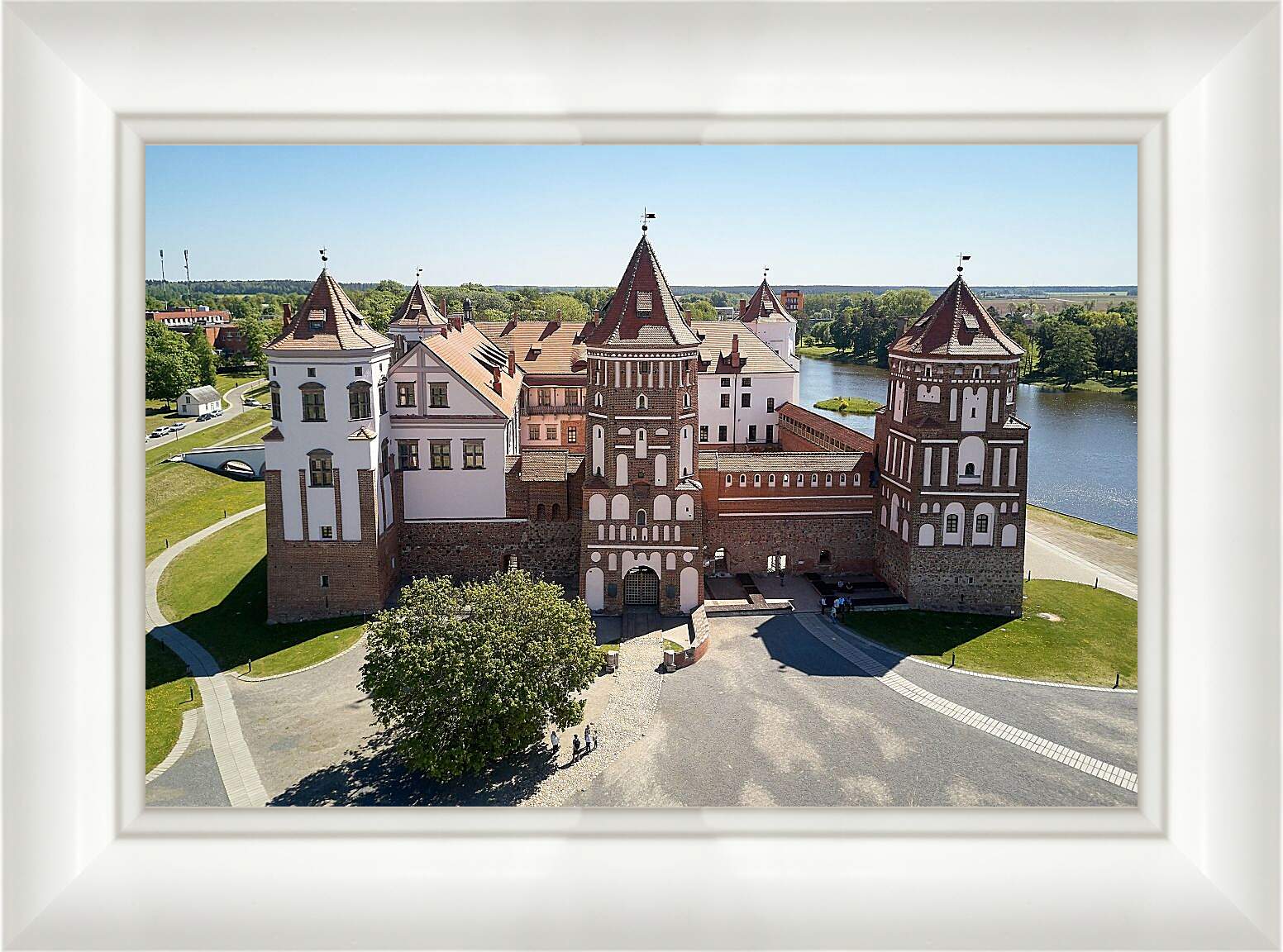 Картина в раме - Мирский замок 2. Республика Беларусь