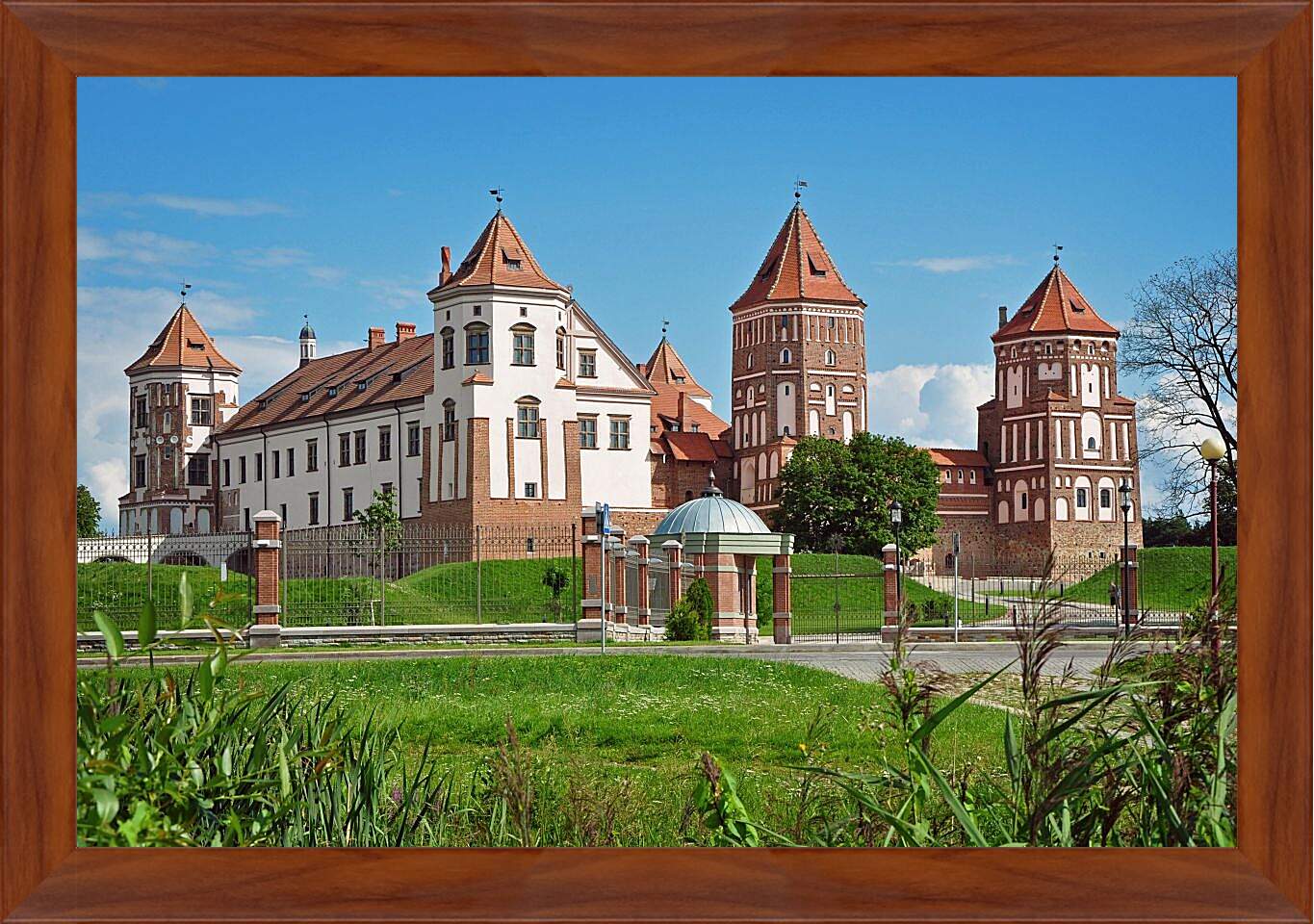 Картина в раме - Мирский замок 1. Республика Беларусь