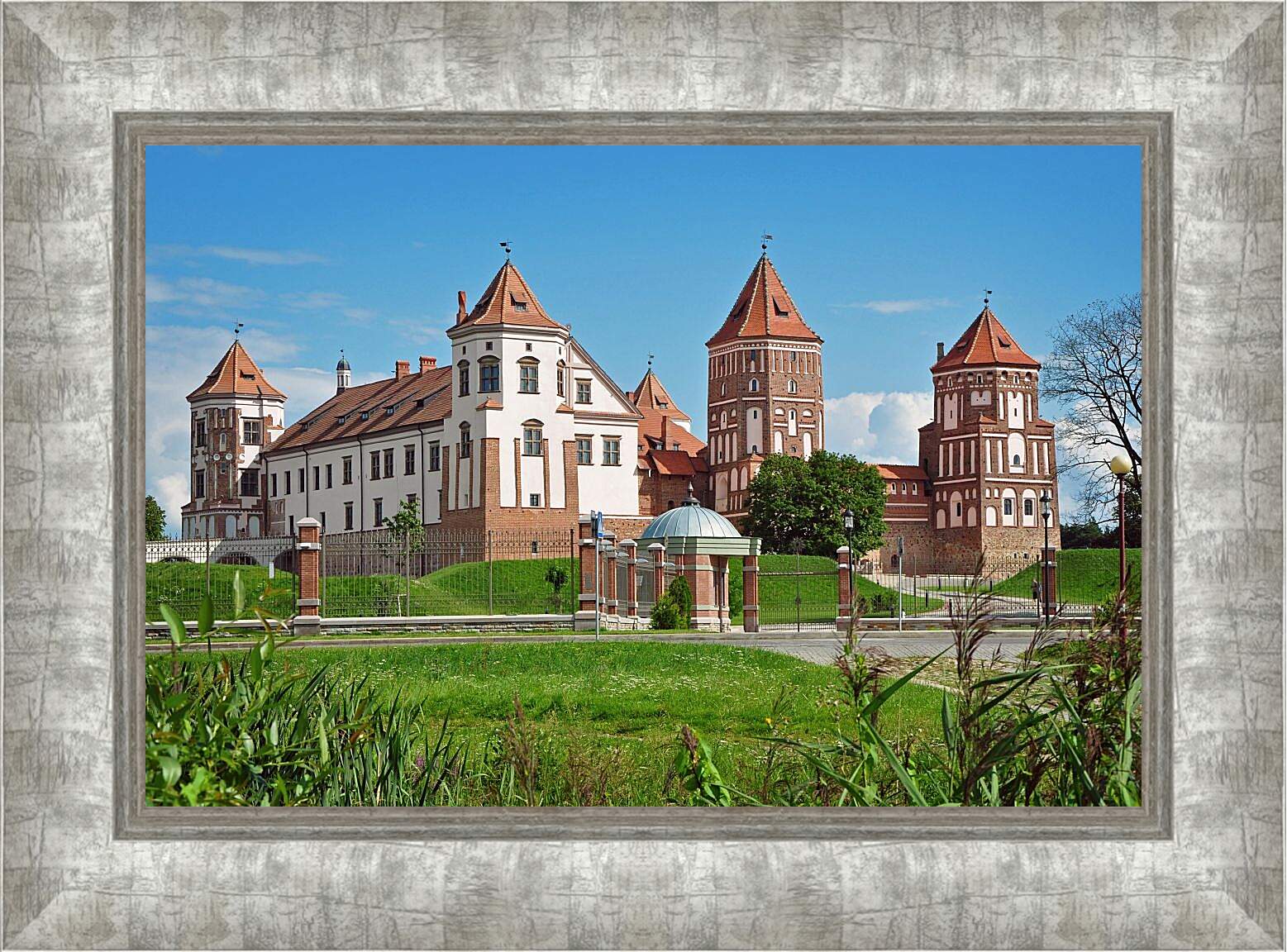 Картина в раме - Мирский замок 1. Республика Беларусь