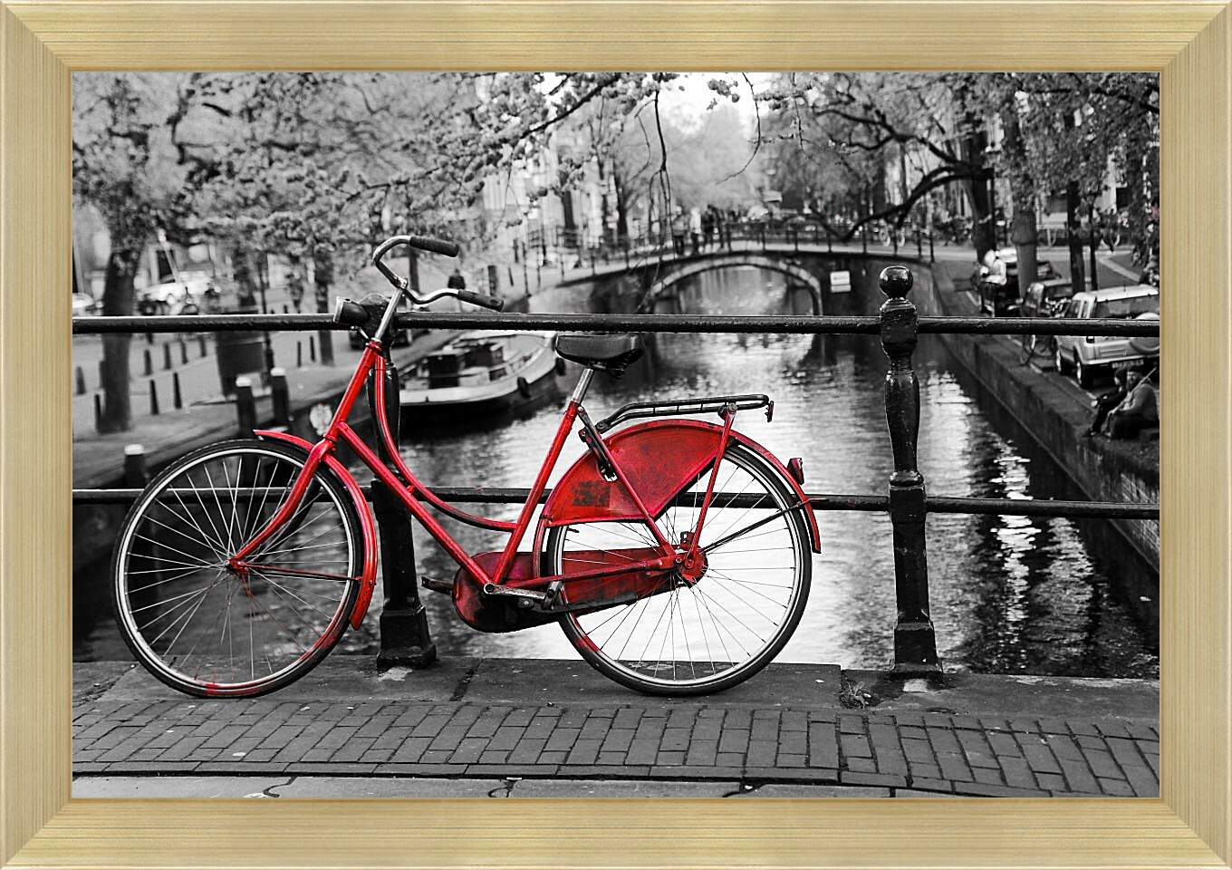 Картина в раме - Красный велосипед