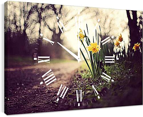 Часы картина - цветы у дороги

