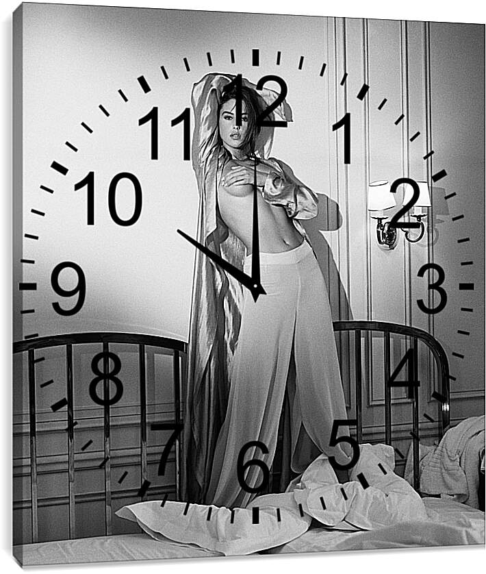 Часы картина - Моника Беллуччи (Monica  Bellucci)