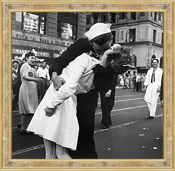 Картина в раме - VJ Day, The Kiss - Безоговорочная капитуляция, Поцелуй на Таймс Сквер
