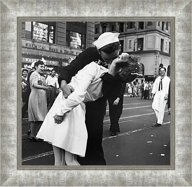 Картина в раме - VJ Day, The Kiss - Безоговорочная капитуляция, Поцелуй на Таймс Сквер
