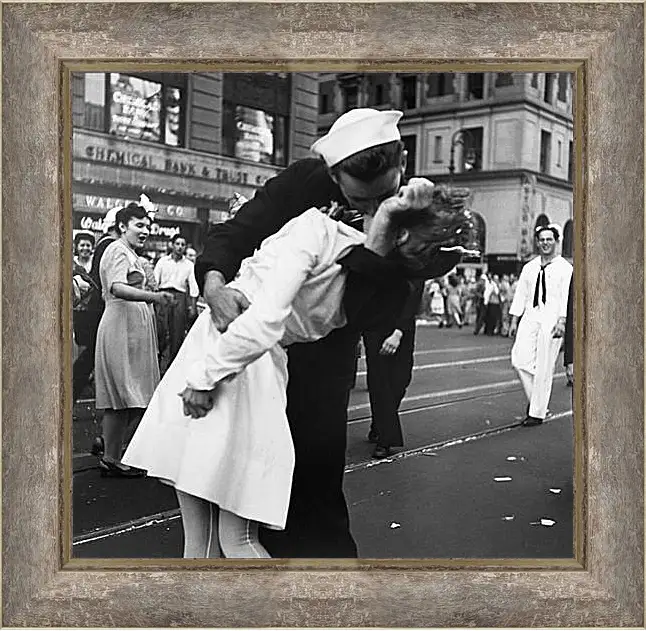 Картина в раме - VJ Day, The Kiss - Безоговорочная капитуляция, Поцелуй на Таймс Сквер
