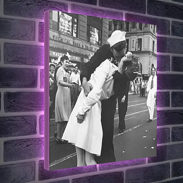 Лайтбокс световая панель - VJ Day, The Kiss - Безоговорочная капитуляция, Поцелуй на Таймс Сквер
