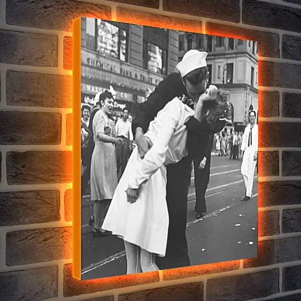 Лайтбокс световая панель - VJ Day, The Kiss - Безоговорочная капитуляция, Поцелуй на Таймс Сквер
