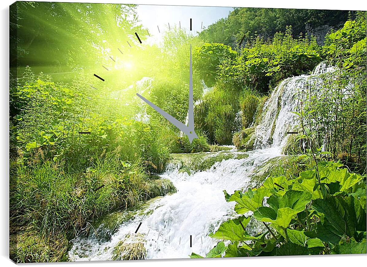 Часы картина - Водопад в лесу под солнцем