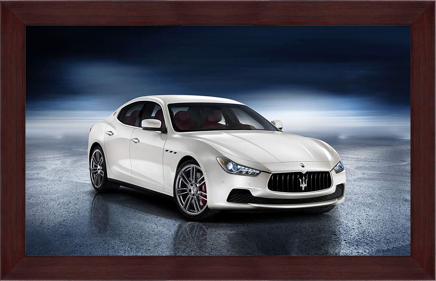 Картина в раме - Белый Мазерати (Maserati)