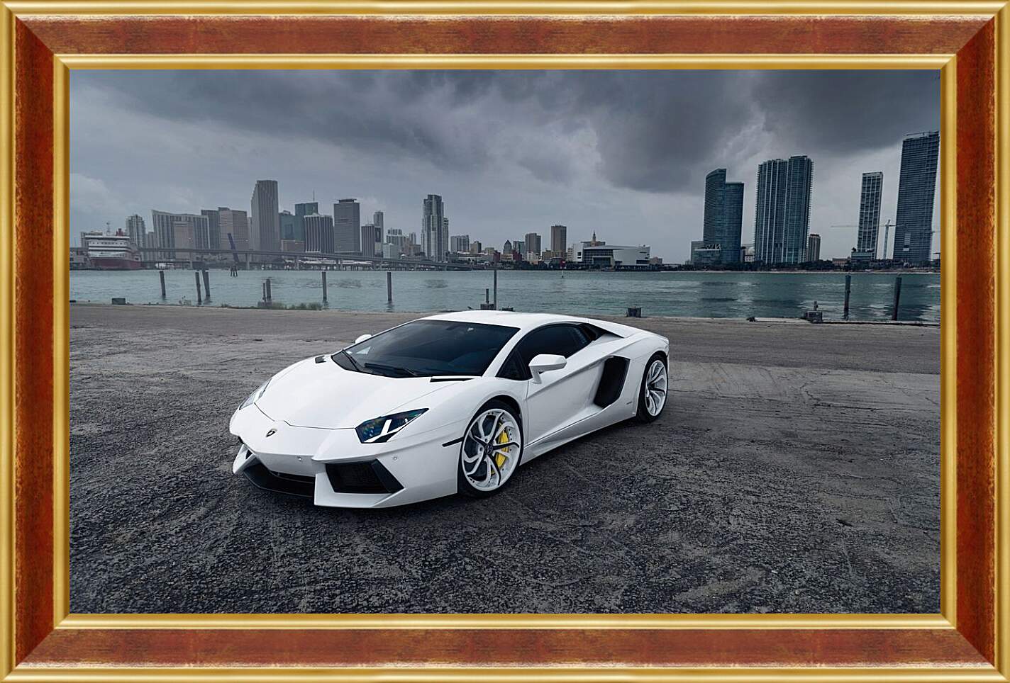 Картина в раме - Белый Lamborghini Aventador