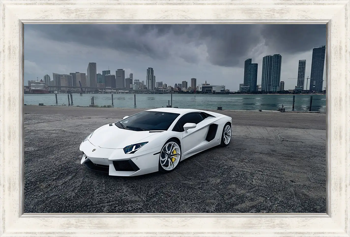 Картина в раме - Белый Lamborghini Aventador