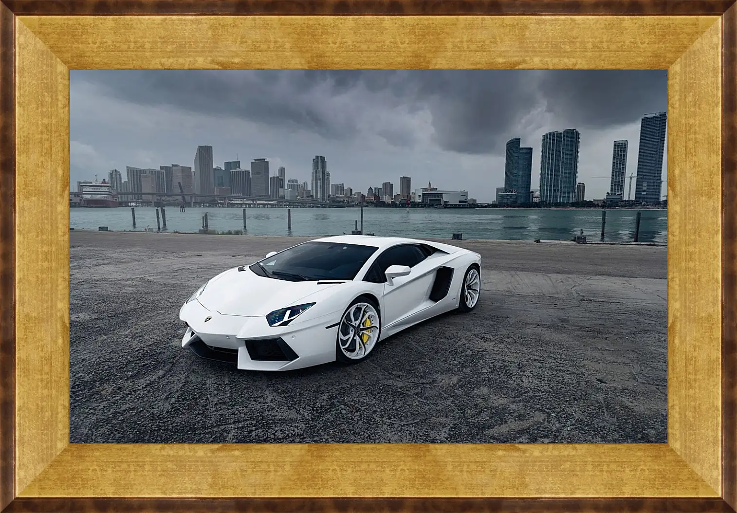 Картина в раме - Белый Lamborghini Aventador