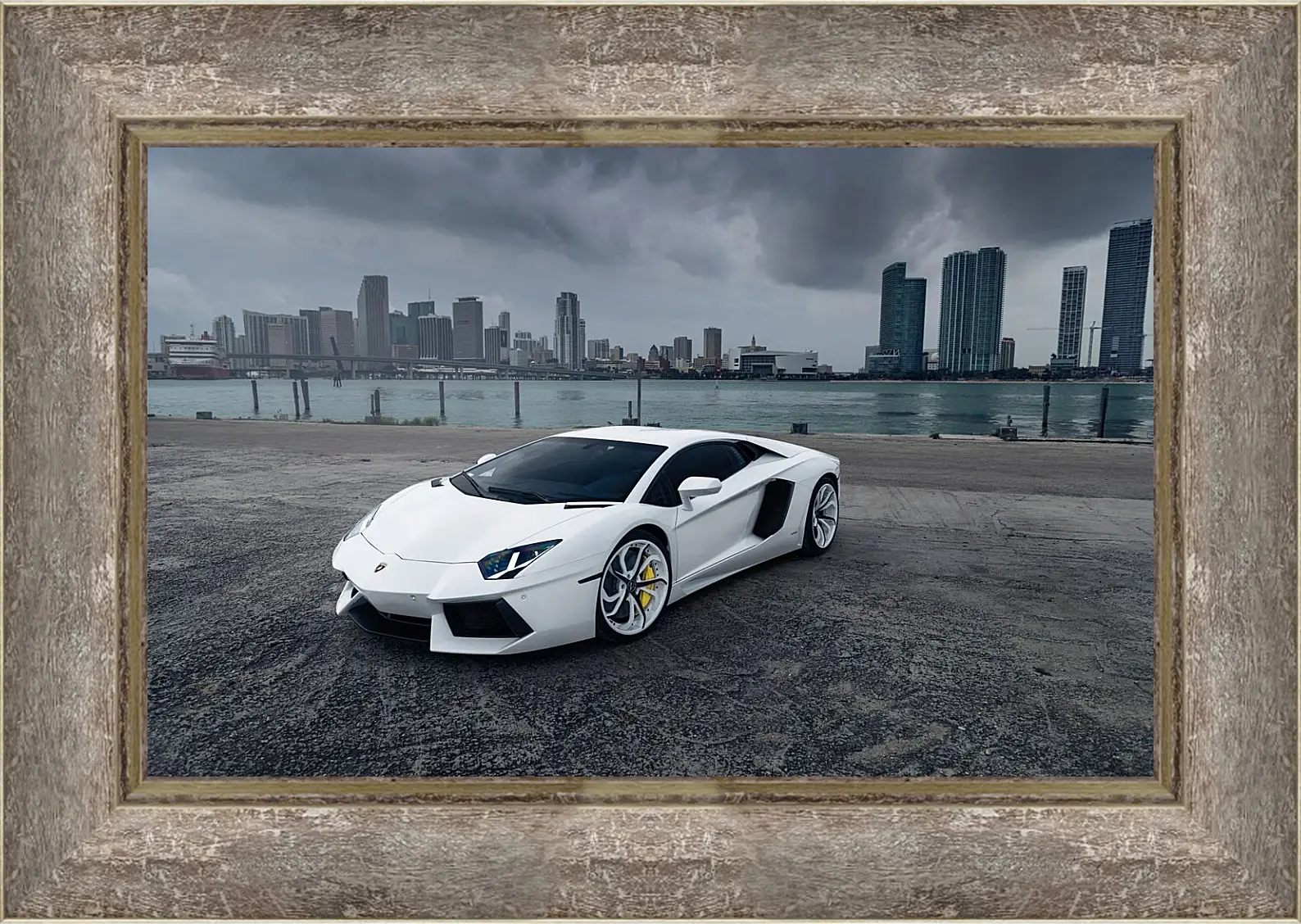Картина в раме - Белый Lamborghini Aventador