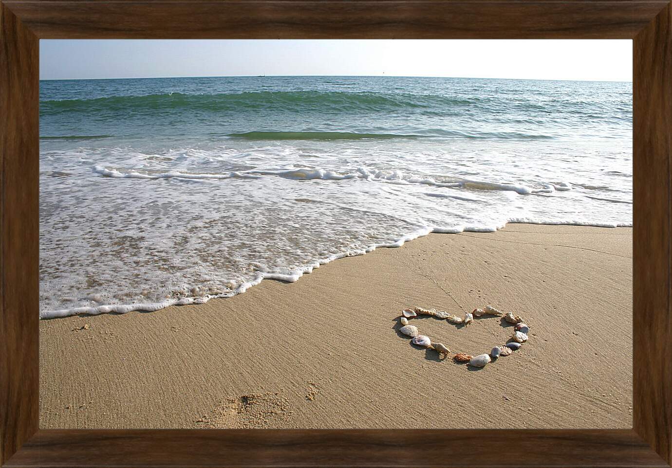 Картина в раме - Сердце на плаже
