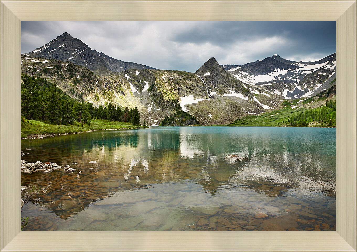 Картина в раме - Озеро в горах
