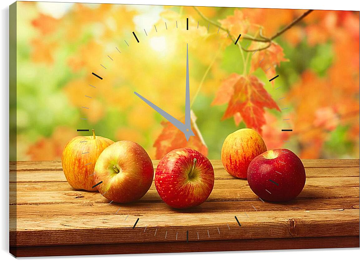 Часы картина - Яблоки на фоне листьев