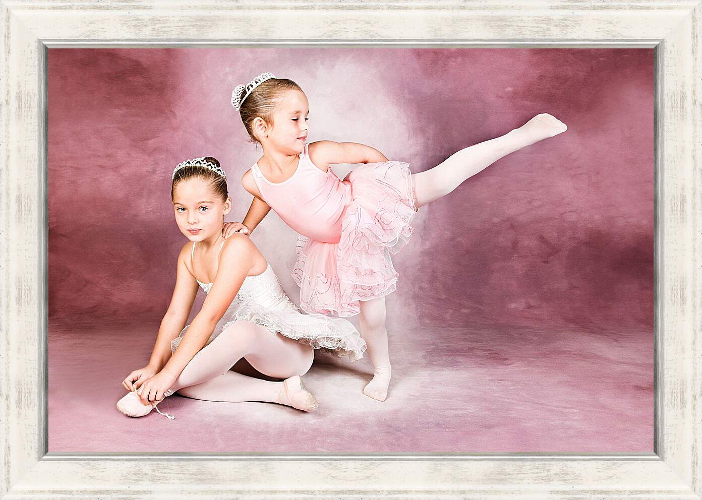 Картина в раме - Две юные балерины