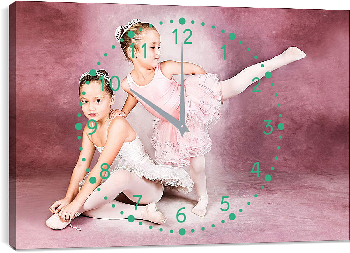 Часы картина - Две юные балерины