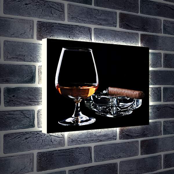 Лайтбокс световая панель - Коньяк и сигара на чёрном фоне