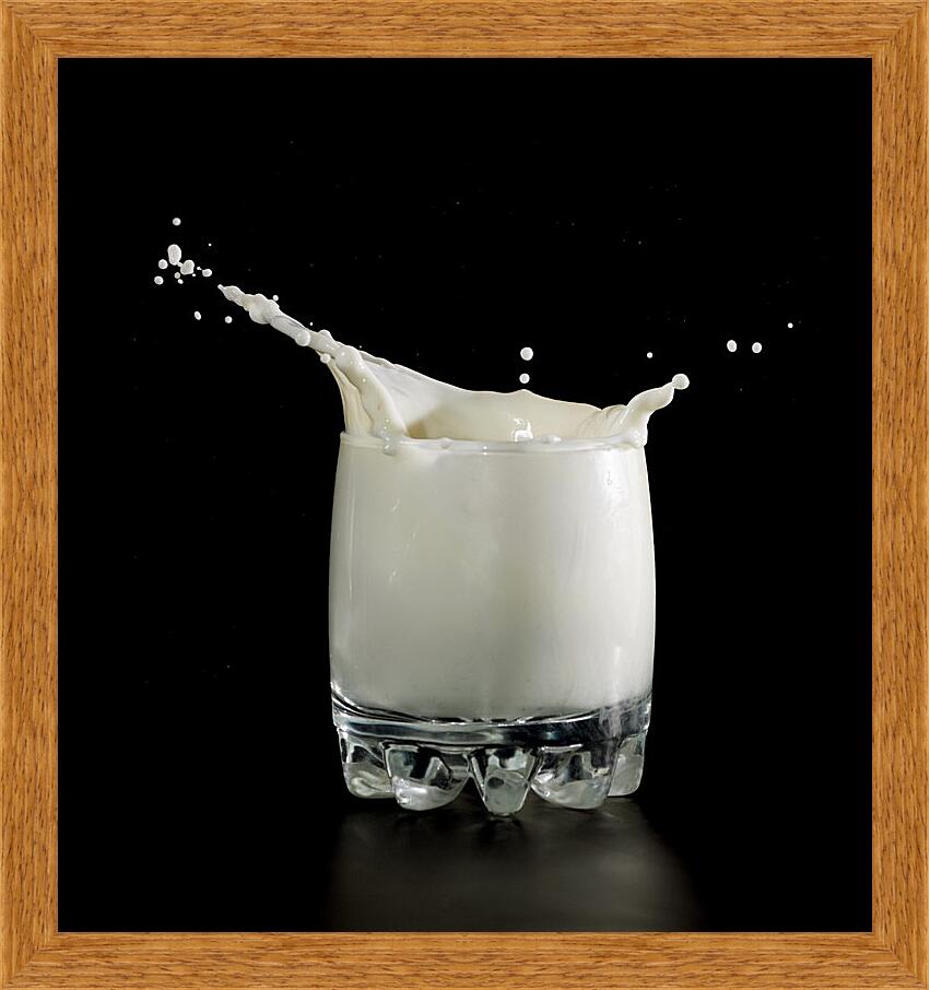 Картина в раме - Стакан молока