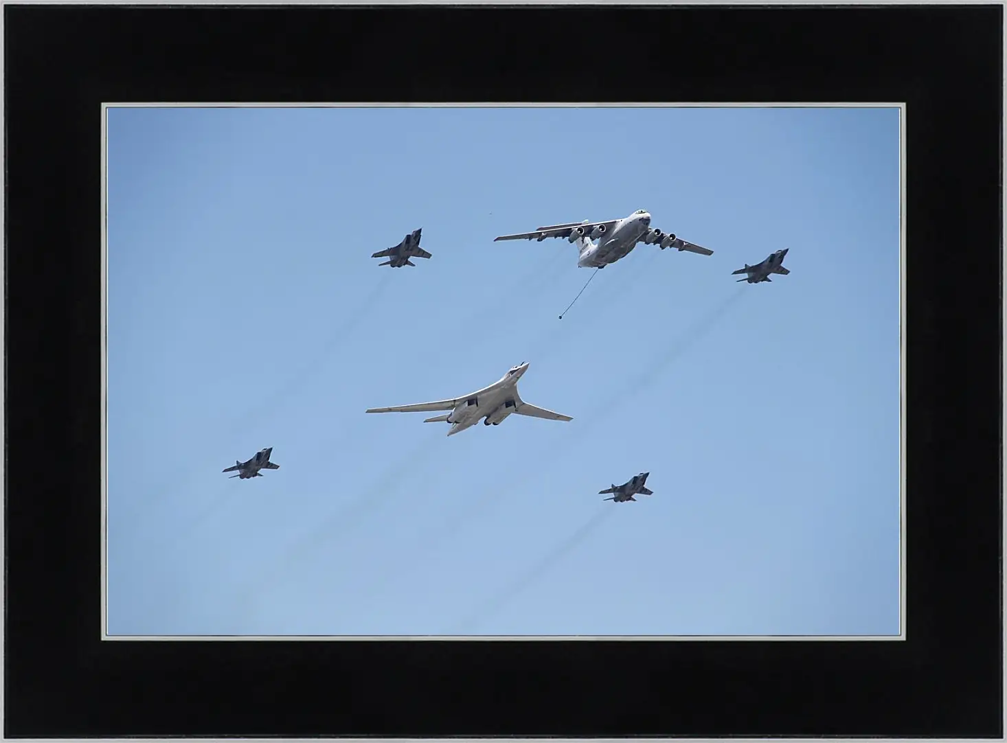 Картина в раме - Ту-160