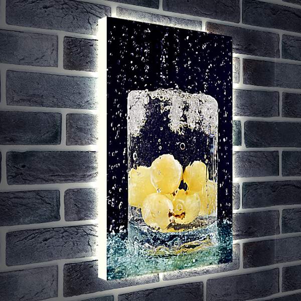 Лайтбокс световая панель - Желтый виноград и капли воды