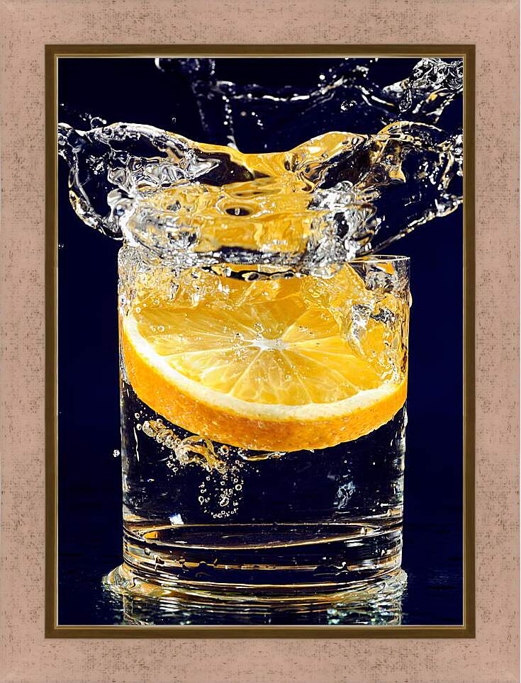 Картина в раме - Апельсин в стакане воды